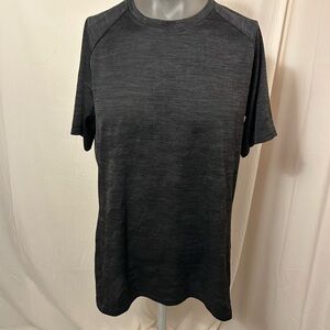 Apana Men’s Black Camo Activewear/Golf/Vacation Shirt W/ Vented Fabric (Size L)